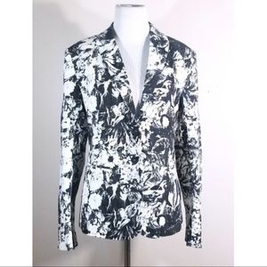 NWT Chelsea & Violet Black and White Flora…